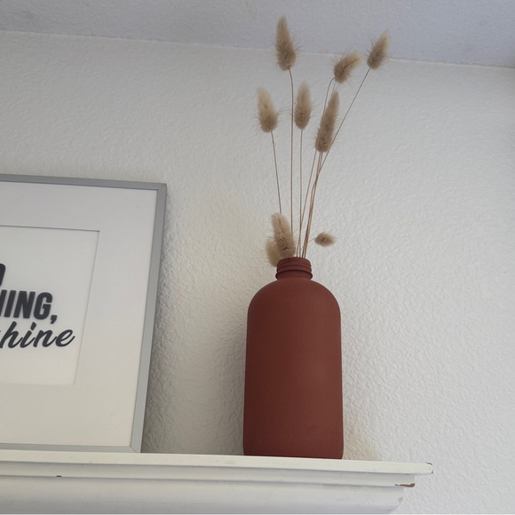 Terracotta jug bottle Vase with Dried pampas Grass - Picture 1 of 3